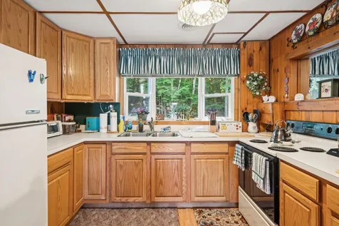25 Lakeside Drive Unity NH 03773