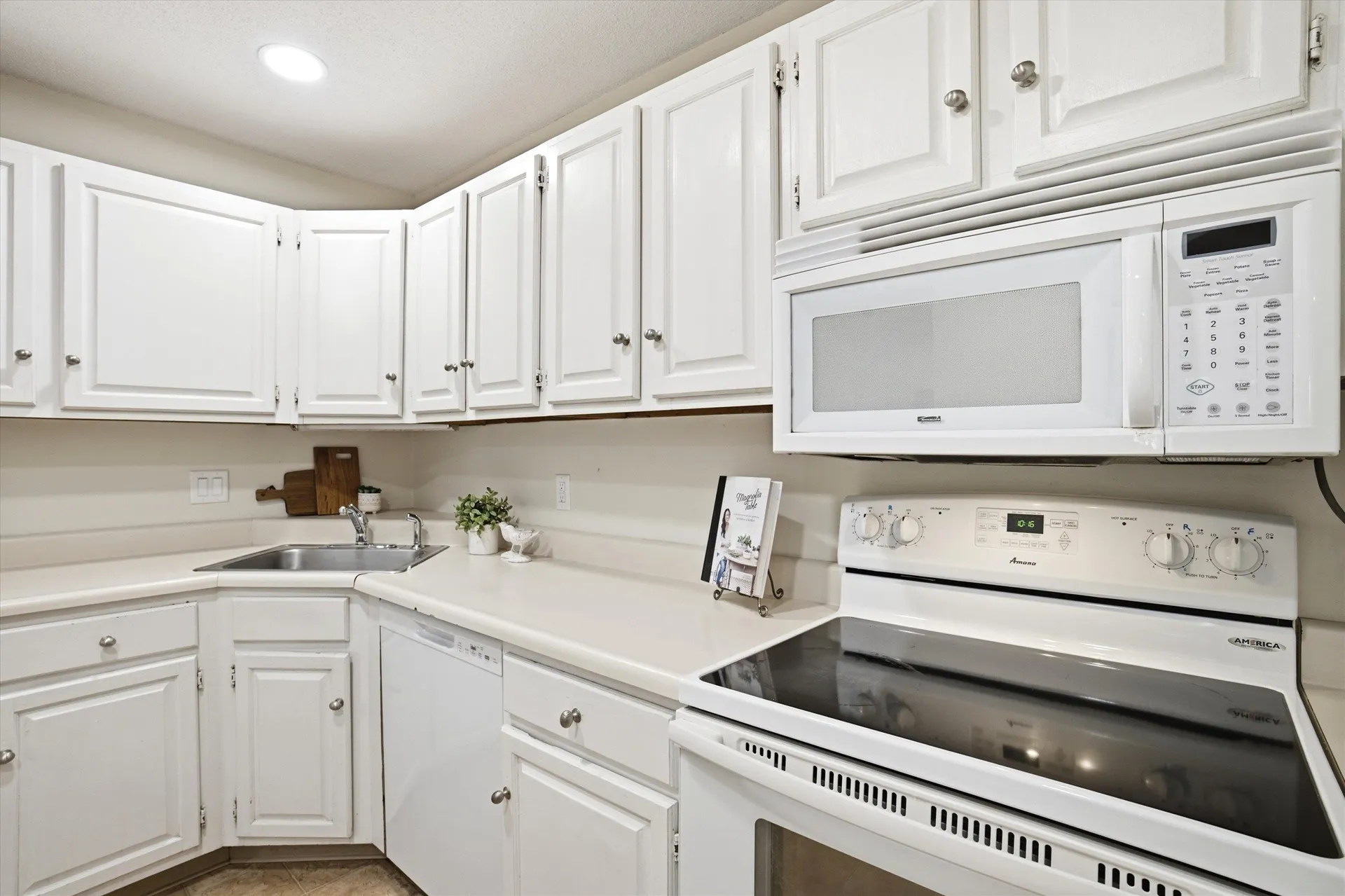 14 Turnbuckle Lane Merrimack NH 03054