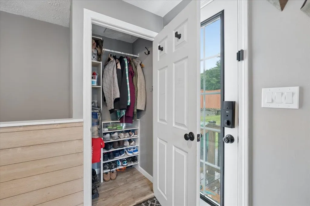 4 Sprucewood Avenue Nashua NH 03062