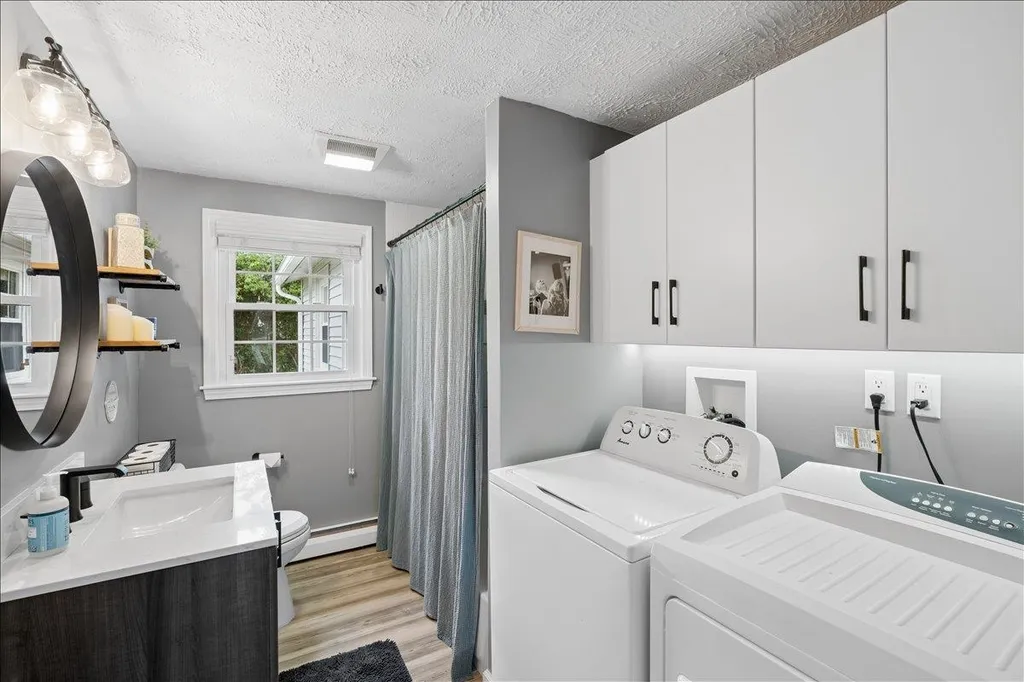 4 Sprucewood Avenue Nashua NH 03062