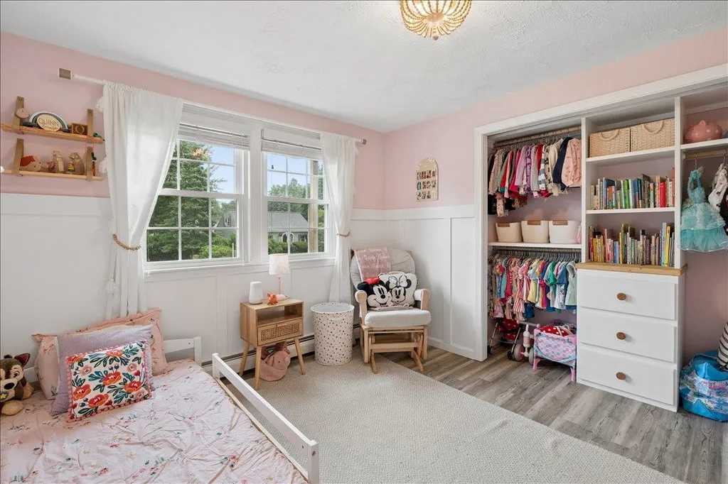 4 Sprucewood Avenue Nashua NH 03062