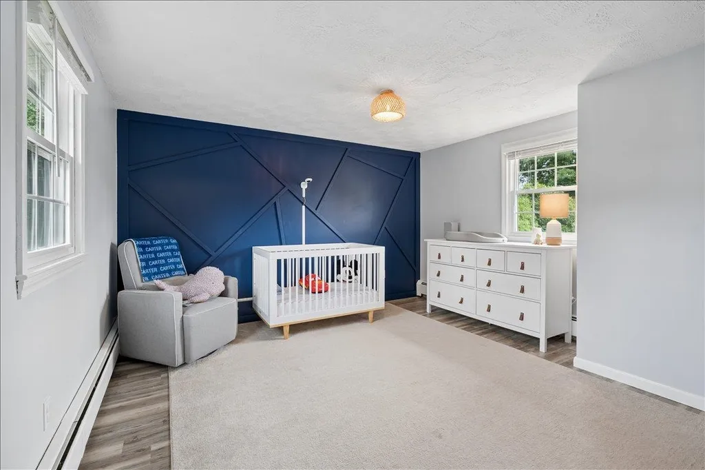 4 Sprucewood Avenue Nashua NH 03062