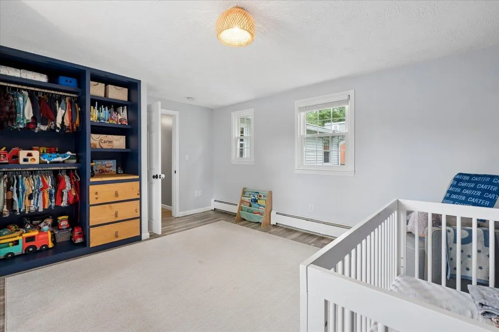 4 Sprucewood Avenue Nashua NH 03062