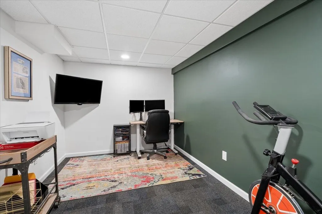 4 Sprucewood Avenue Nashua NH 03062