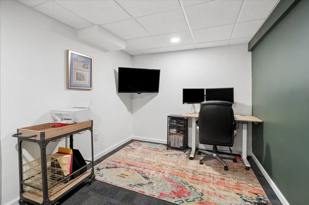 4 Sprucewood Avenue Nashua NH 03062
