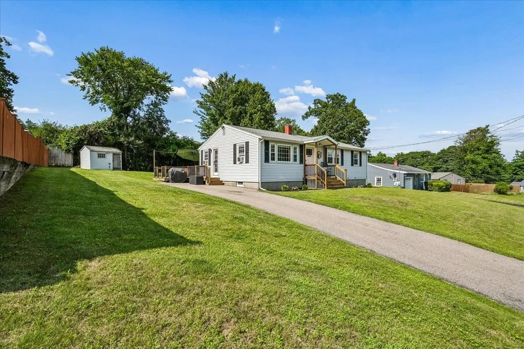 4 Sprucewood Avenue Nashua NH 03062