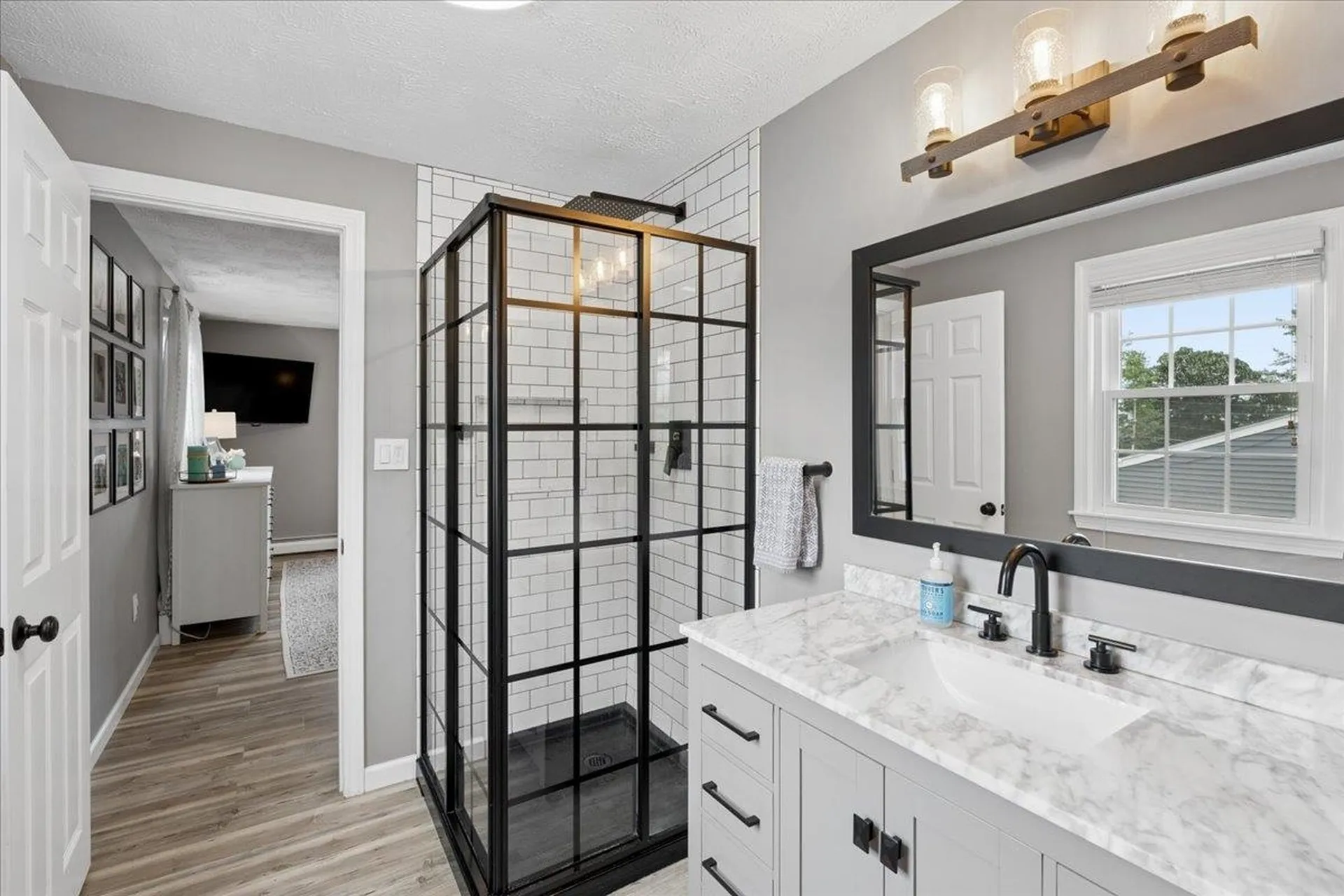 4 Sprucewood Avenue Nashua NH 03062