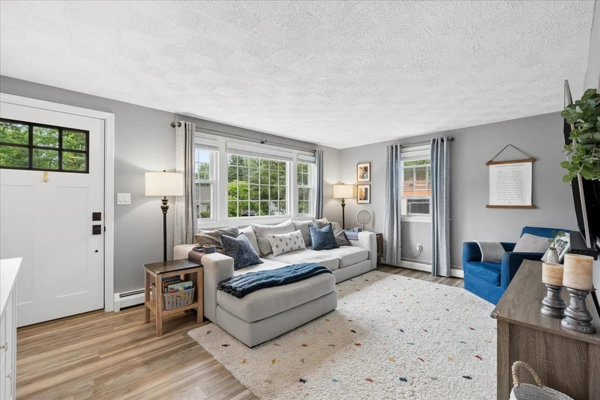 4 Sprucewood Avenue Nashua NH 03062