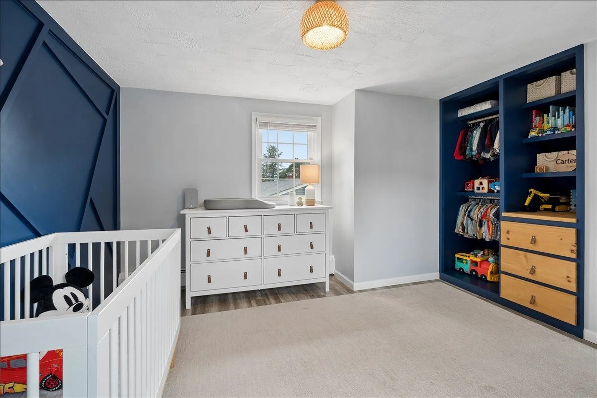 4 Sprucewood Avenue Nashua NH 03062