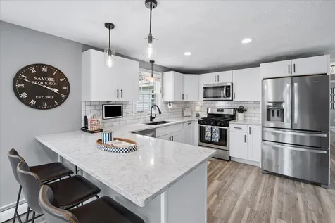 4 Sprucewood Avenue Nashua NH 03062