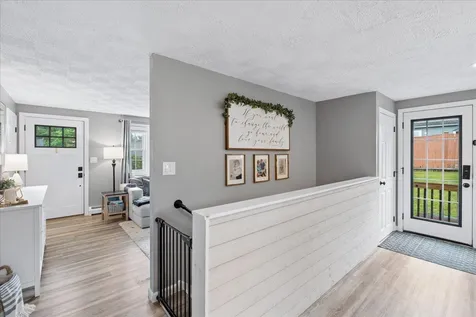 4 Sprucewood Avenue Nashua NH 03062