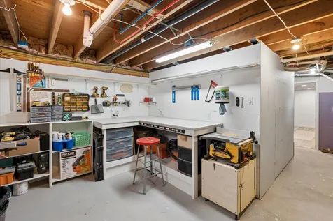 4 Sprucewood Avenue Nashua NH 03062