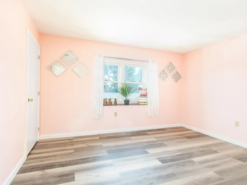 3 Roedean Drive Nashua NH 03063