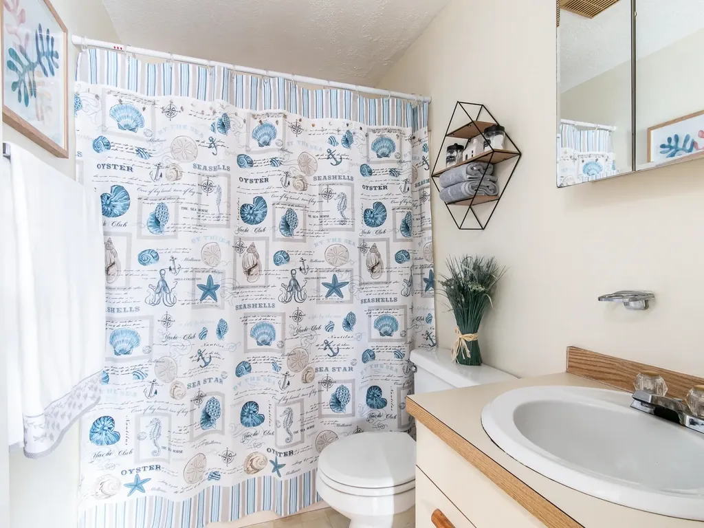 3 Roedean Drive Nashua NH 03063