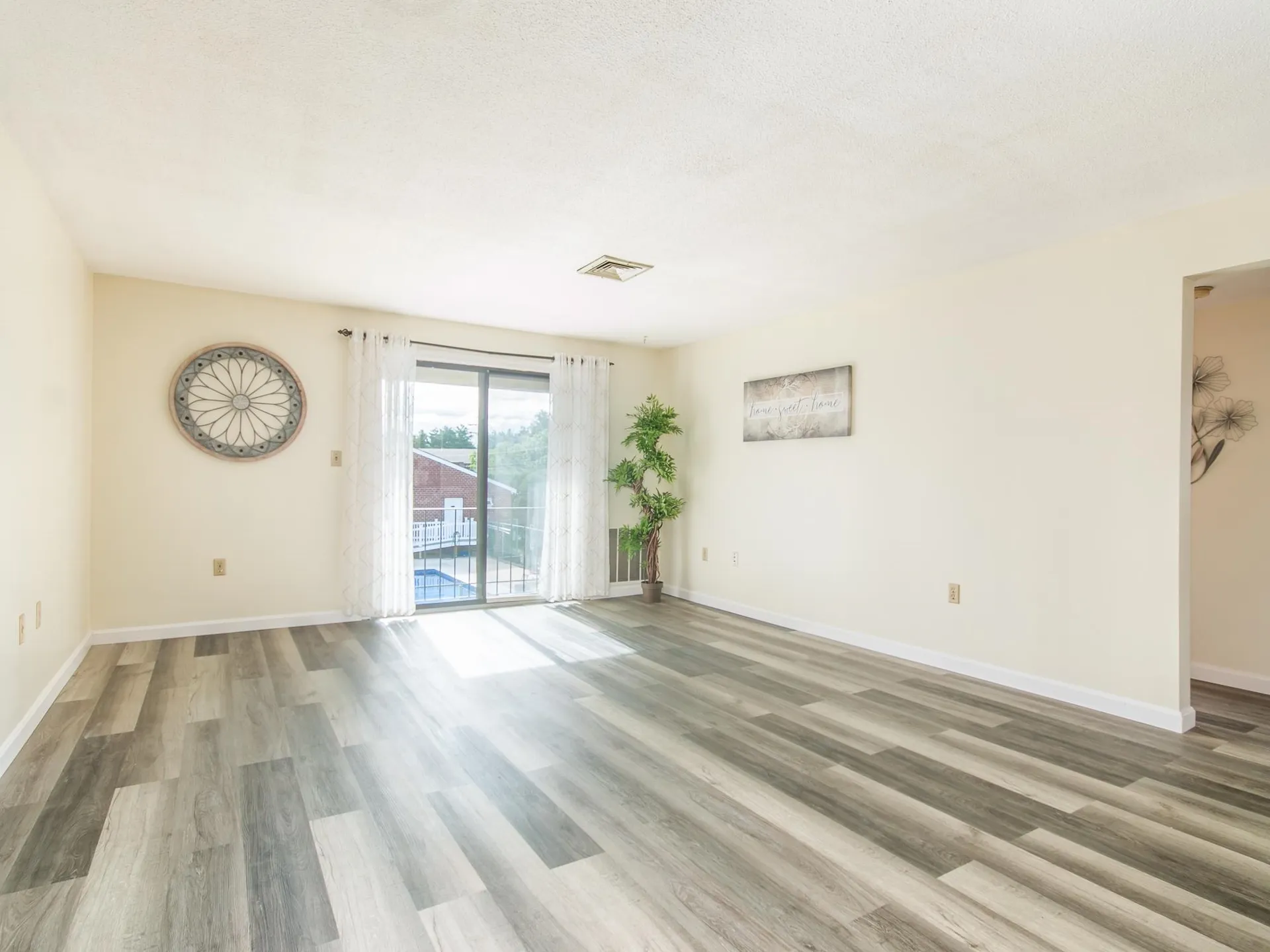 3 Roedean Drive Nashua NH 03063