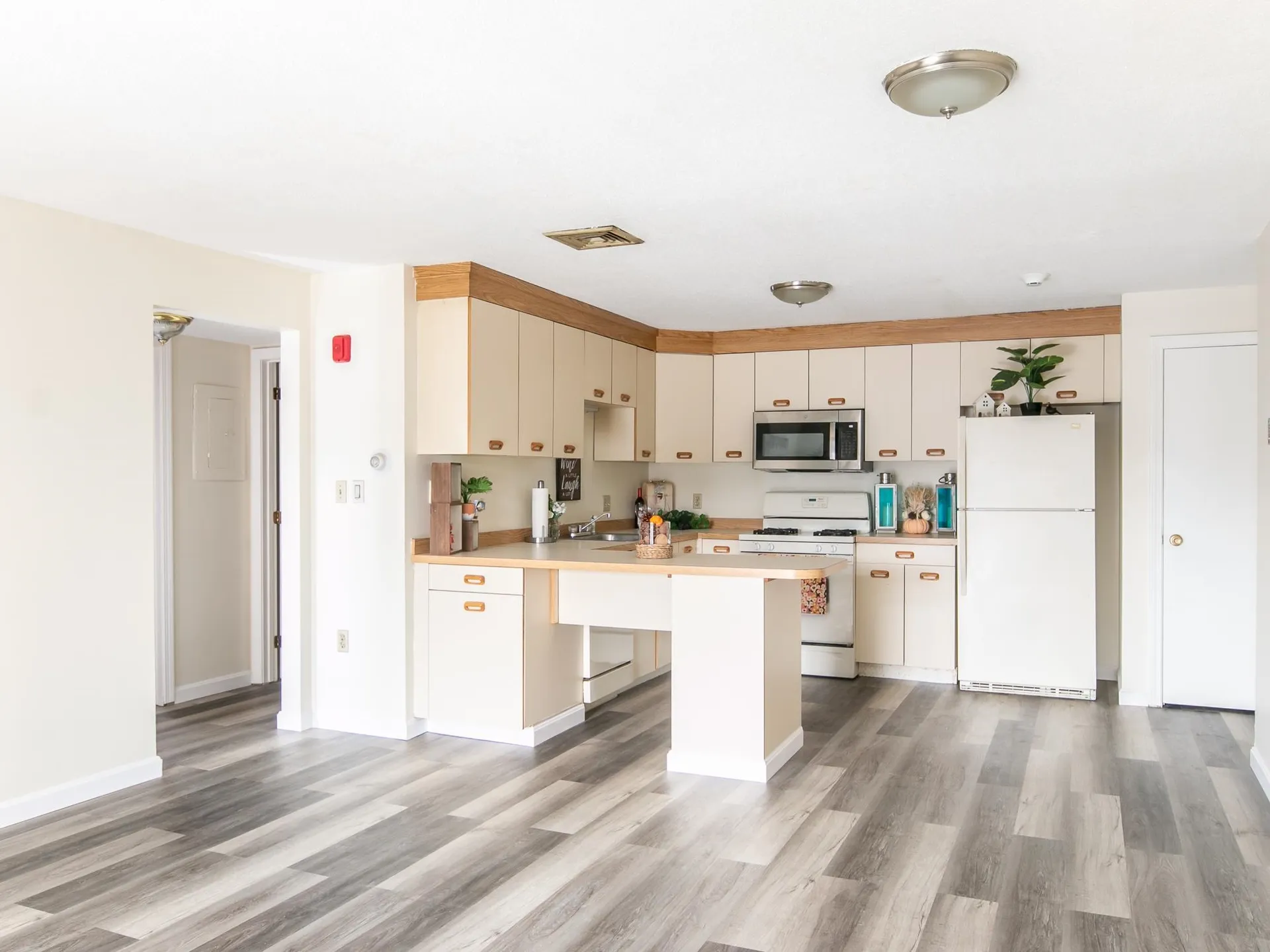 3 Roedean Drive Nashua NH 03063