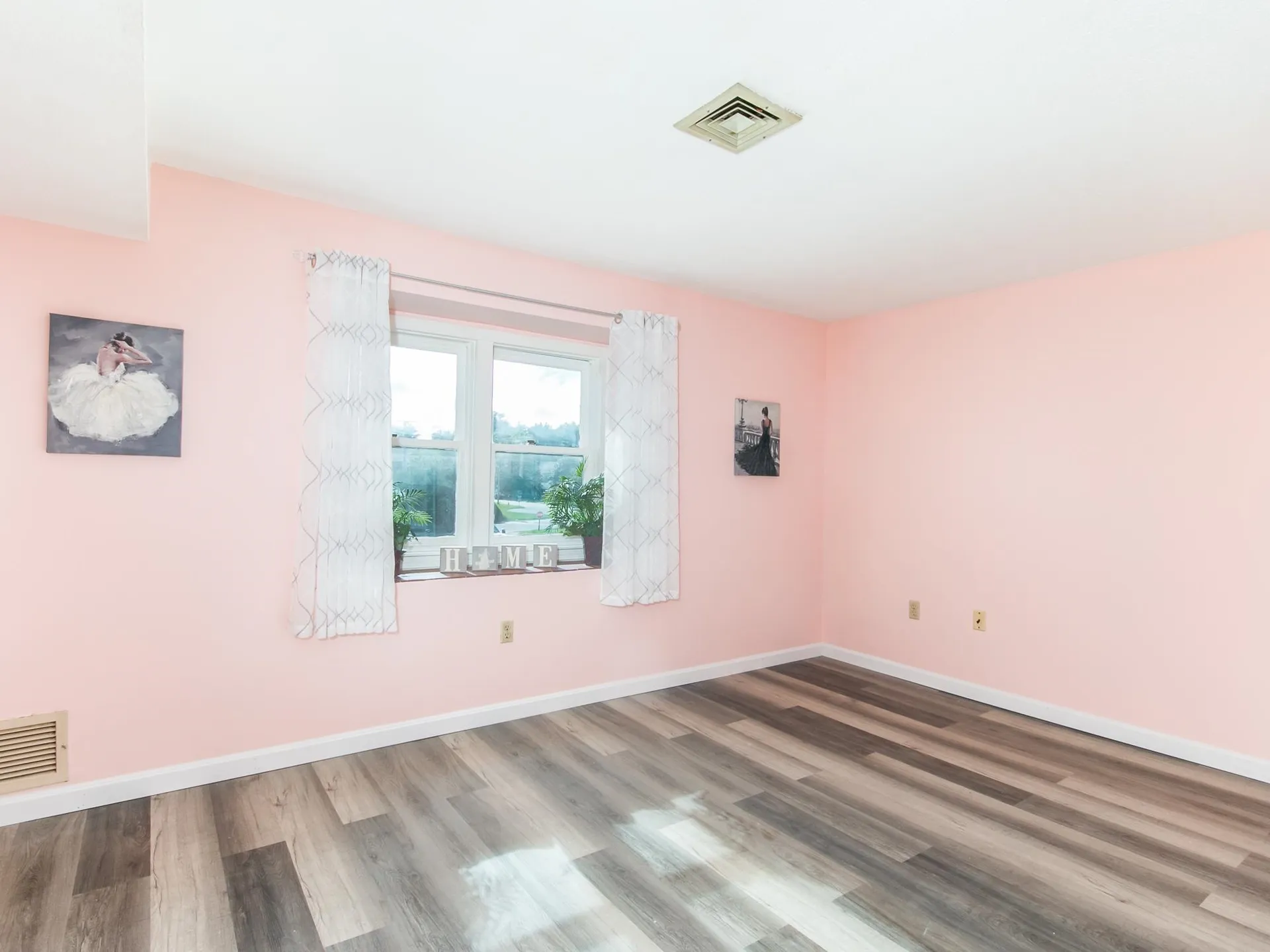 3 Roedean Drive Nashua NH 03063
