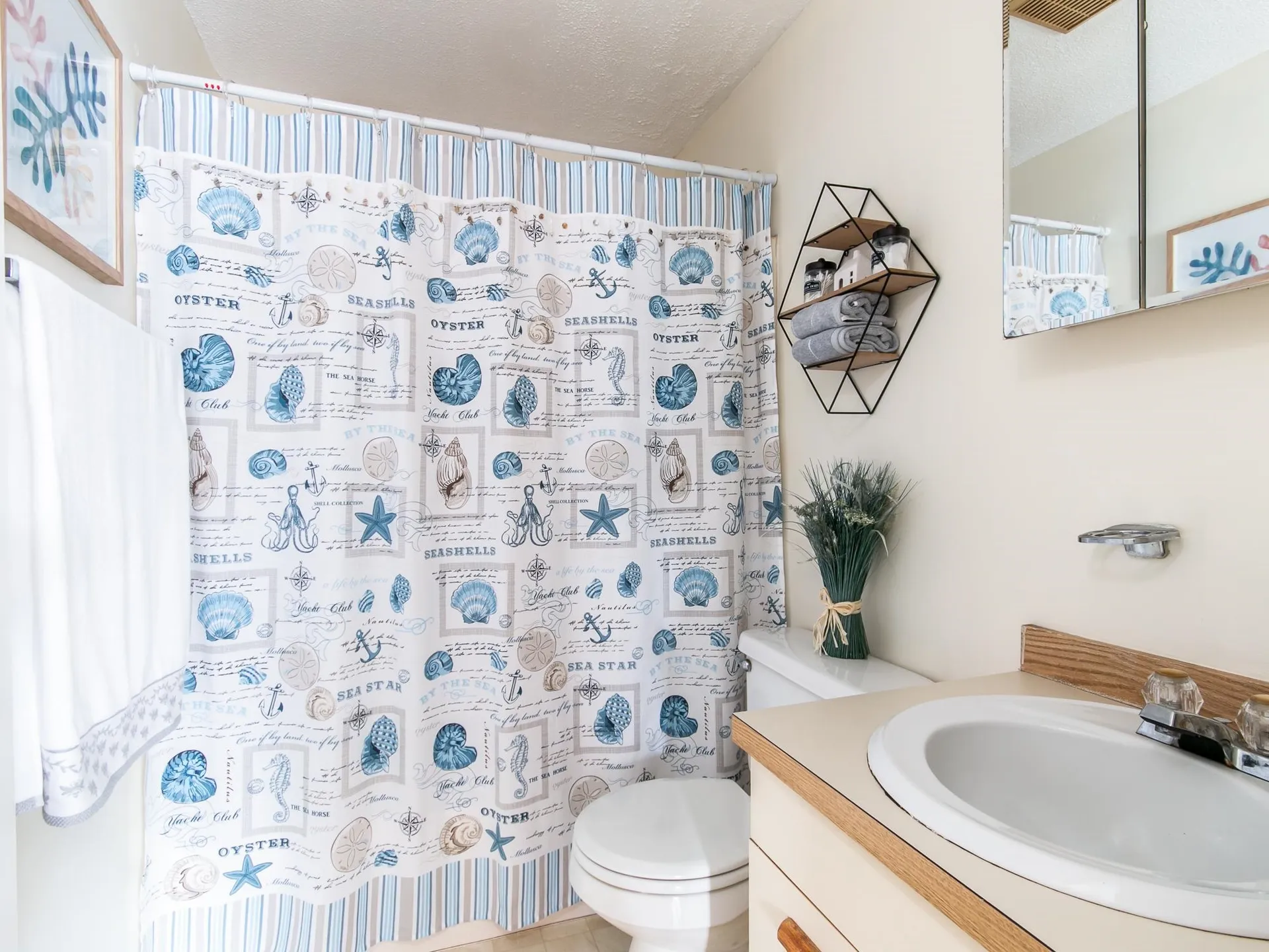 3 Roedean Drive Nashua NH 03063