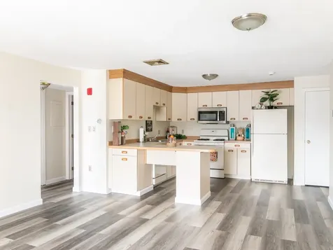3 Roedean Drive Nashua NH 03063
