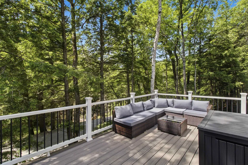 22 Reynolds Lane Jamaica VT 05343