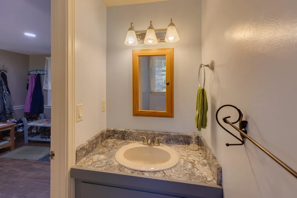10 Terrace Road Thornton NH 03285