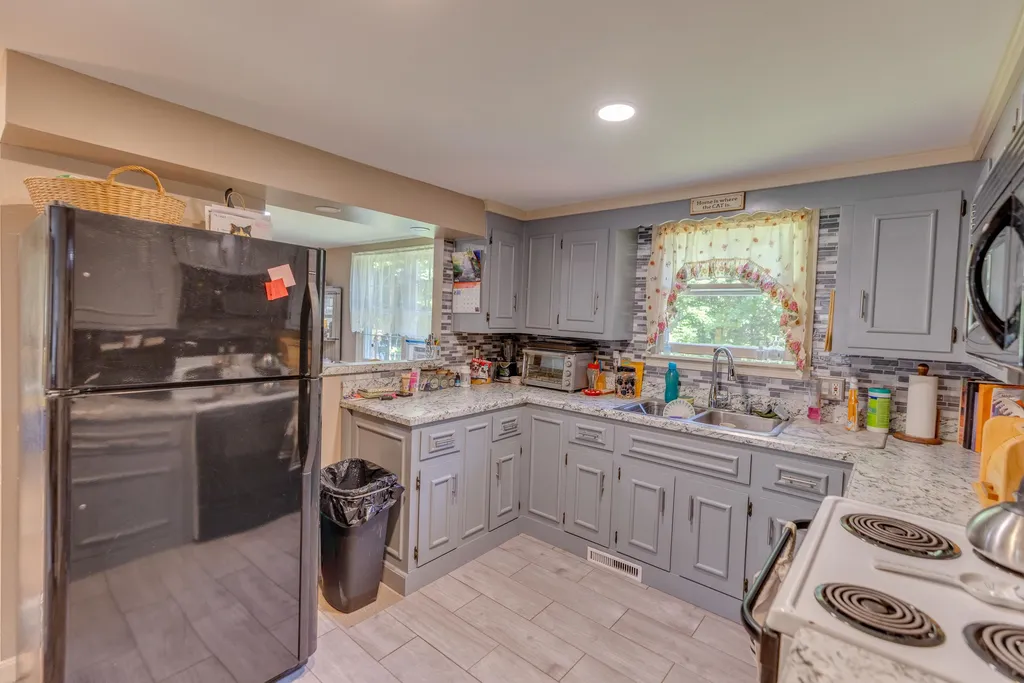 10 Terrace Road Thornton NH 03285