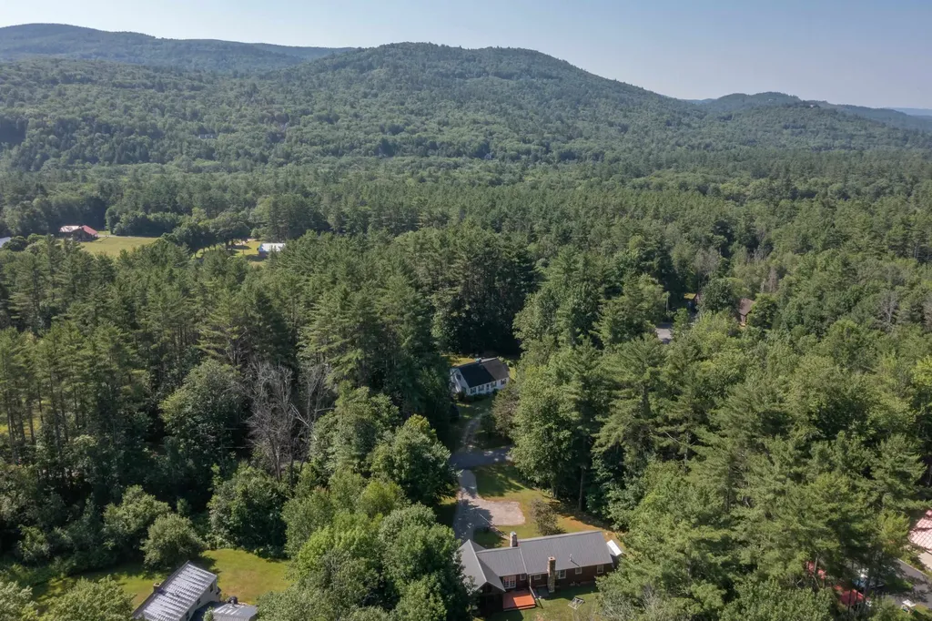 10 Terrace Road Thornton NH 03285