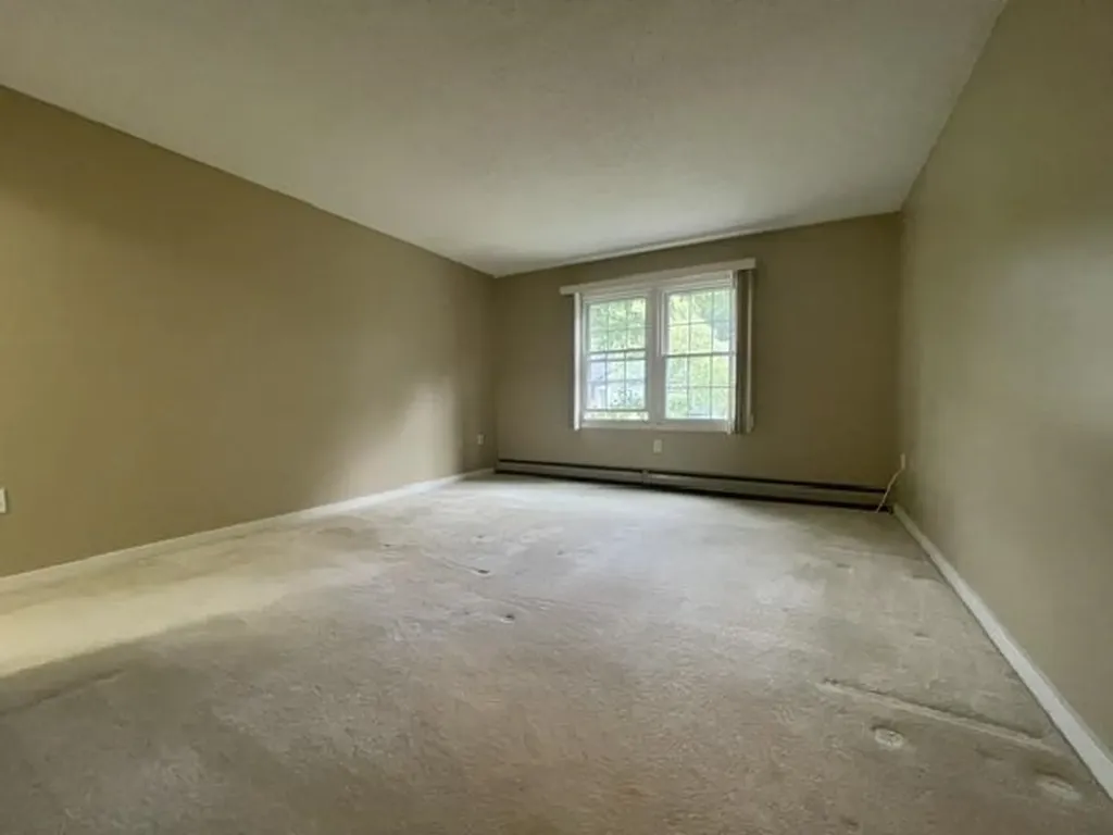 8 Northbrook Drive Manchester NH 03102