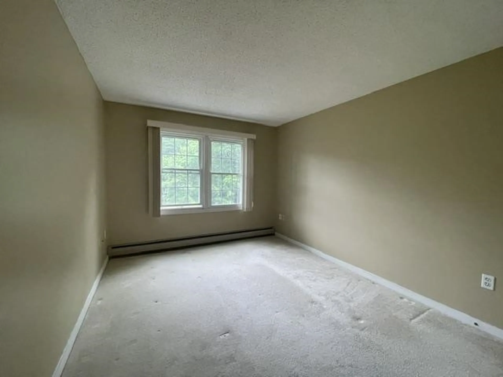 8 Northbrook Drive Manchester NH 03102