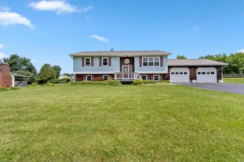 17 Meadowbrook Lane St. Albans Town VT 05478
