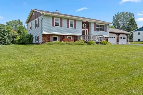 17 Meadowbrook Lane St. Albans Town VT 05478