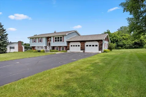 17 Meadowbrook Lane St. Albans Town VT 05478