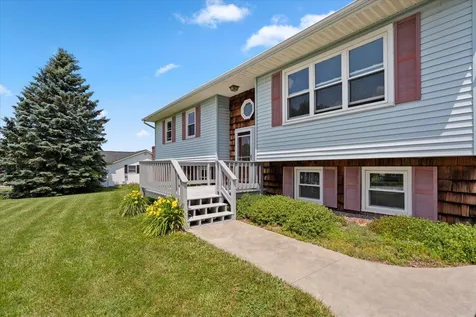 17 Meadowbrook Lane St. Albans Town VT 05478