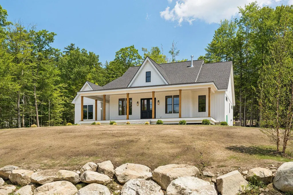 1 Jaytee Drive Alton NH 03809
