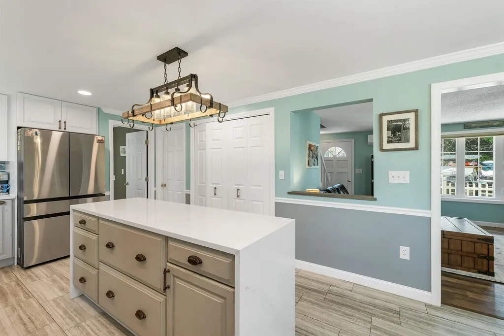 53 Garden Circle Laconia NH 03246