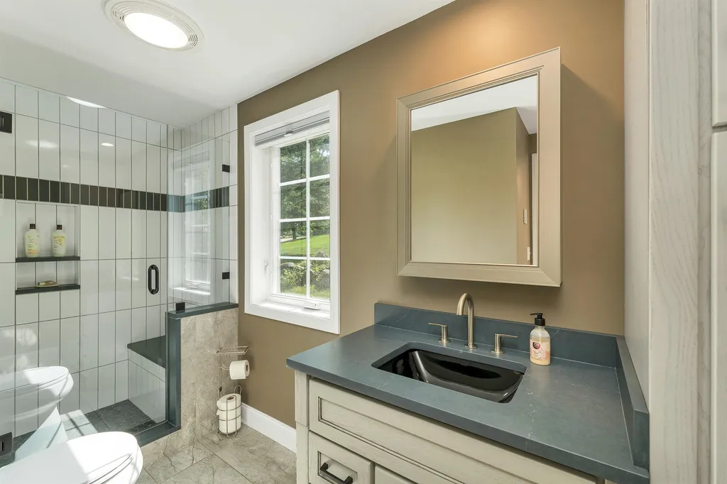 53 Garden Circle Laconia NH 03246