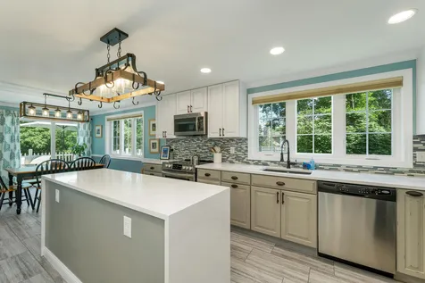 53 Garden Circle Laconia NH 03246