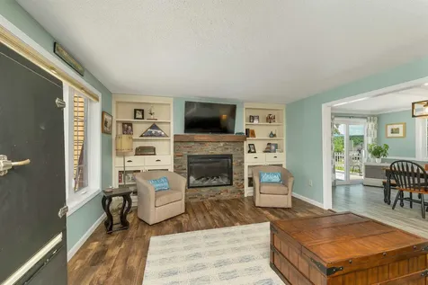 53 Garden Circle Laconia NH 03246