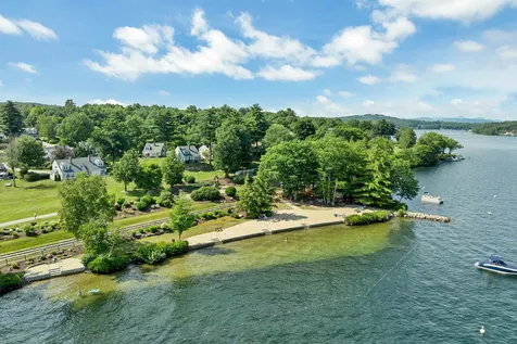 53 Garden Circle Laconia NH 03246
