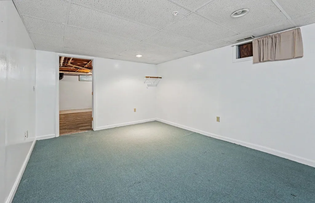 30 Rainbow Drive Londonderry NH 03053
