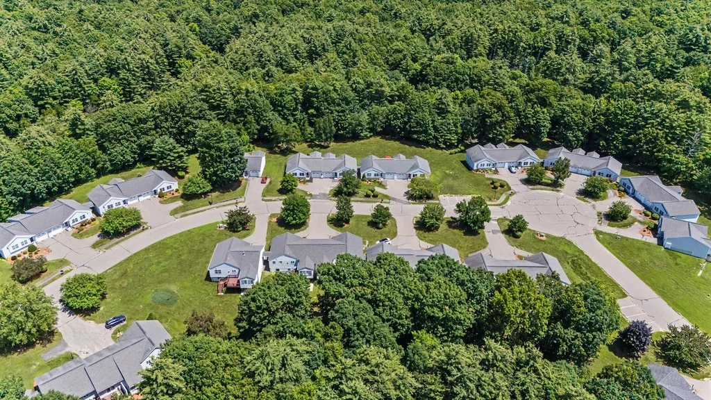 30 Rainbow Drive Londonderry NH 03053