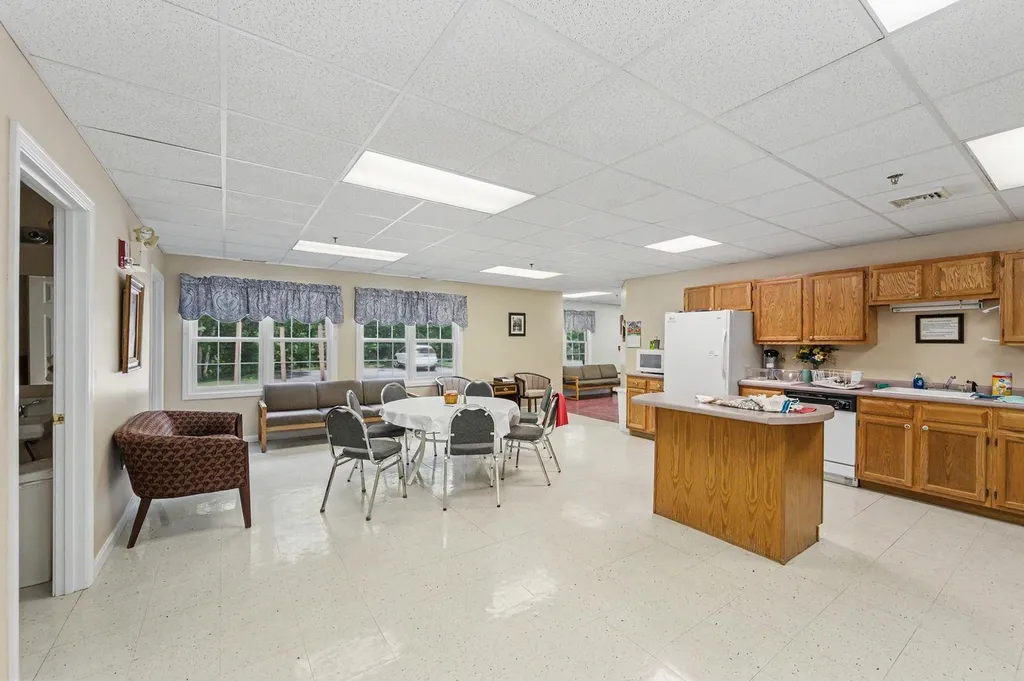 30 Rainbow Drive Londonderry NH 03053