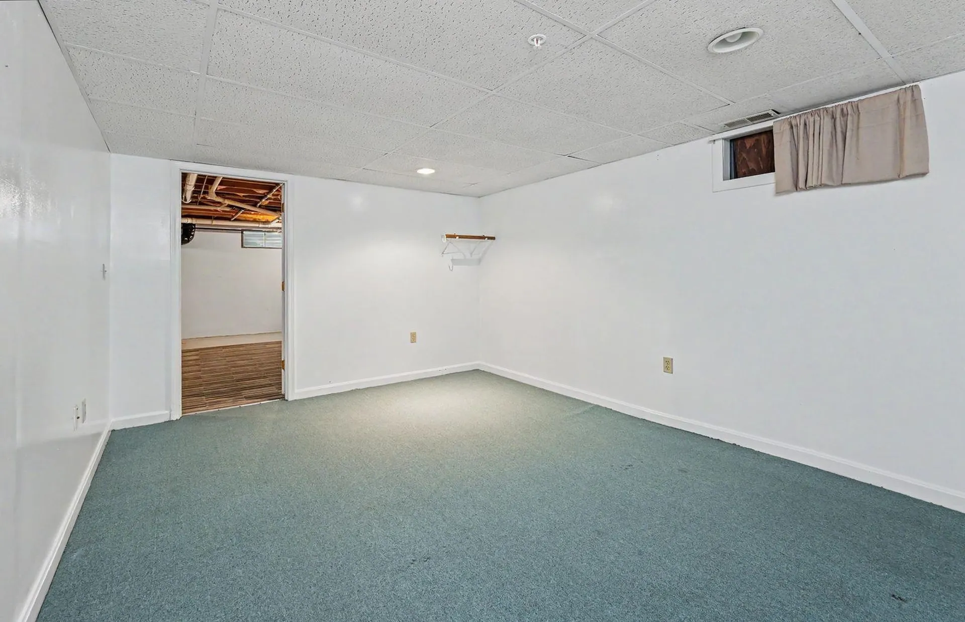 30 Rainbow Drive Londonderry NH 03053
