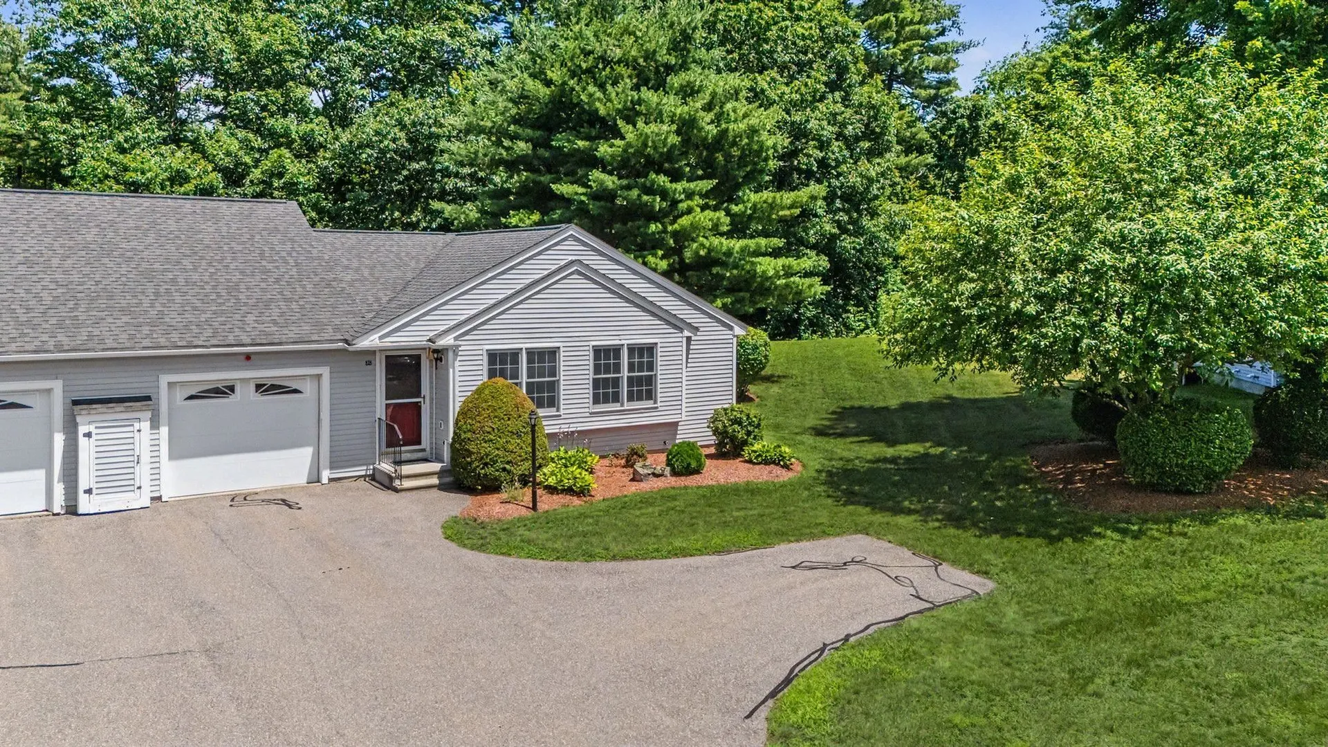 30 Rainbow Drive Londonderry NH 03053