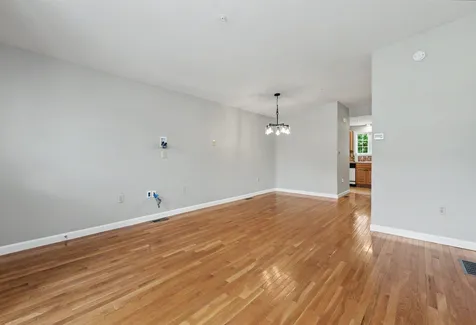 30 Rainbow Drive Londonderry NH 03053