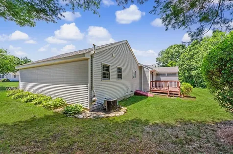 30 Rainbow Drive Londonderry NH 03053