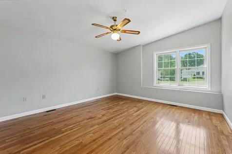 30 Rainbow Drive Londonderry NH 03053