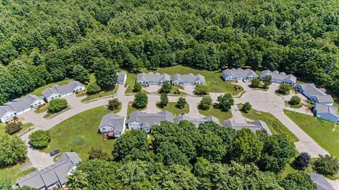 30 Rainbow Drive Londonderry NH 03053