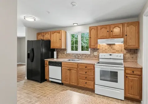 30 Rainbow Drive Londonderry NH 03053
