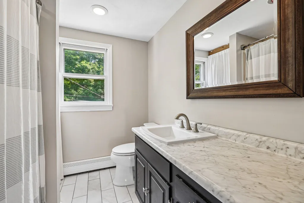 240 Wash Pond Road Hampstead NH 03841